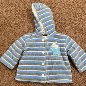 💥💥 3 items for $15. Todler Boy Warm Jacket
Size 18-24 M.